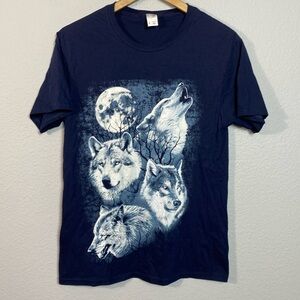 Large Front Graphic Howling Wolves‎ T-shirt